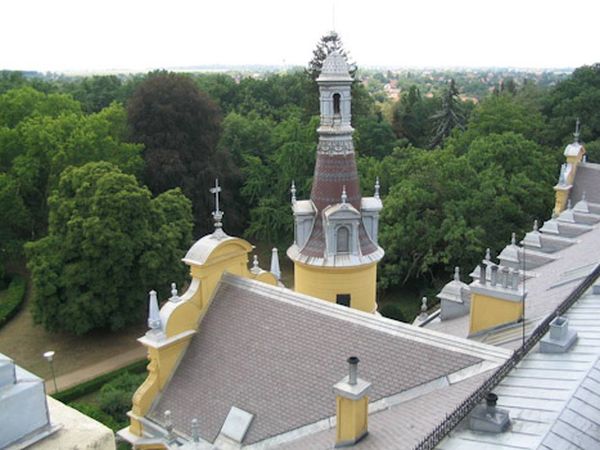 Metal roof and ornament restoration on a castle